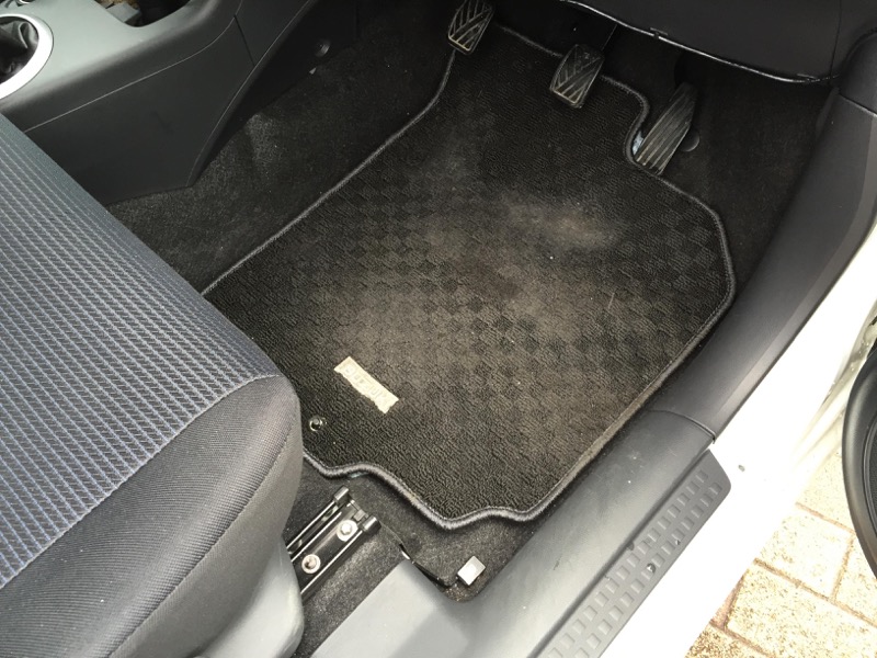 静音計画 車内を静かにする方法 対策は ロードノイズ低減マット をスイフトに敷いてみた Sugi Mag スギマグ