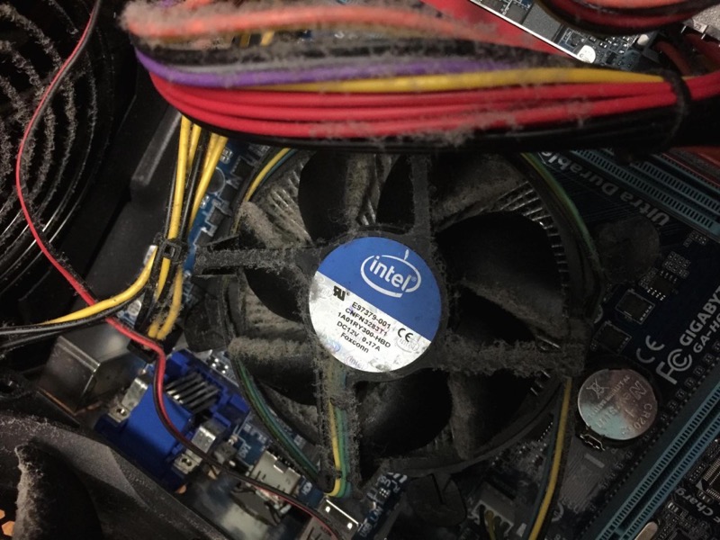 閲覧注意 デスクトップpcの内部は定期的に掃除しないとこうなる Sugi Mag スギマグ