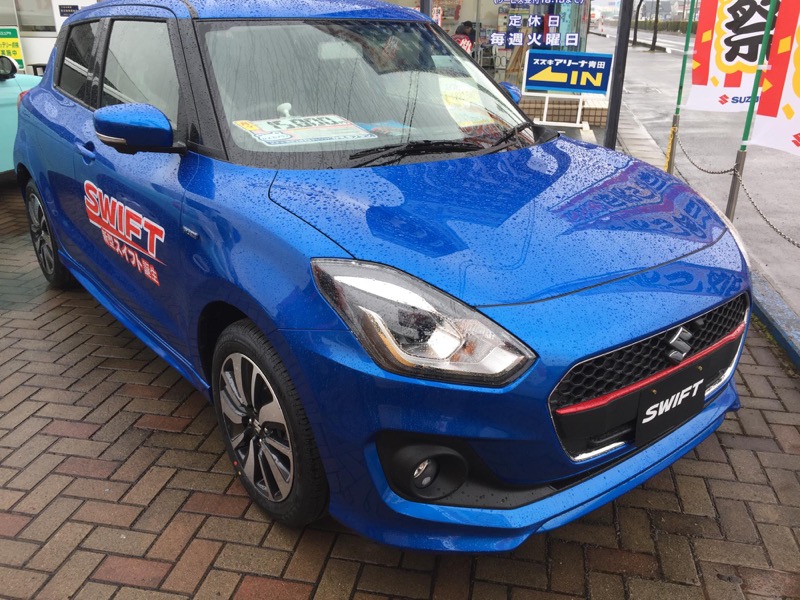 最新 新型スイフト ハイブリッド Rsの実車をディーラーで見てきた Sugi Mag スギマグ