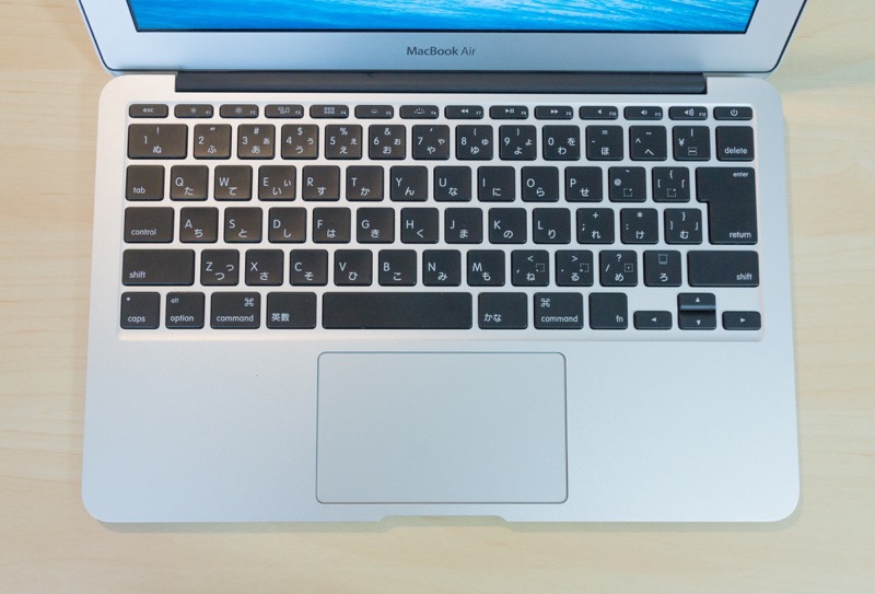 最強】Macbook Air 11インチモデルは外で使い倒せる快適モバイル 