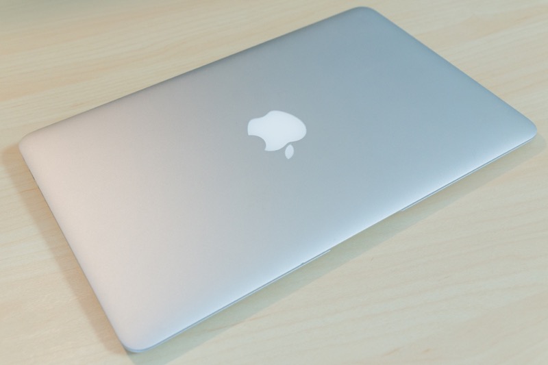 最強】Macbook Air 11インチモデルは外で使い倒せる快適モバイル 