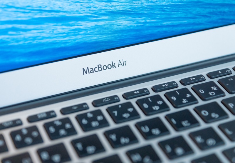 最強】Macbook Air 11インチモデルは外で使い倒せる快適モバイル 