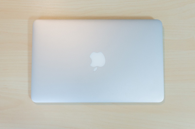 最強】Macbook Air 11インチモデルは外で使い倒せる快適モバイル 