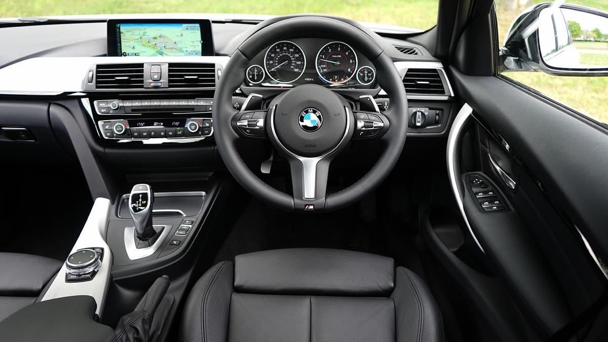 保存版 Bmw 3シリーズは代 22歳 独身男性 でも維持できるの 試乗して聞いてみた Sugi Mag スギマグ 保存版 Bmw 3シリーズは代 22歳 独身男性 でも維持できるの 試乗して聞いてみた Sugi Mag スギマグ
