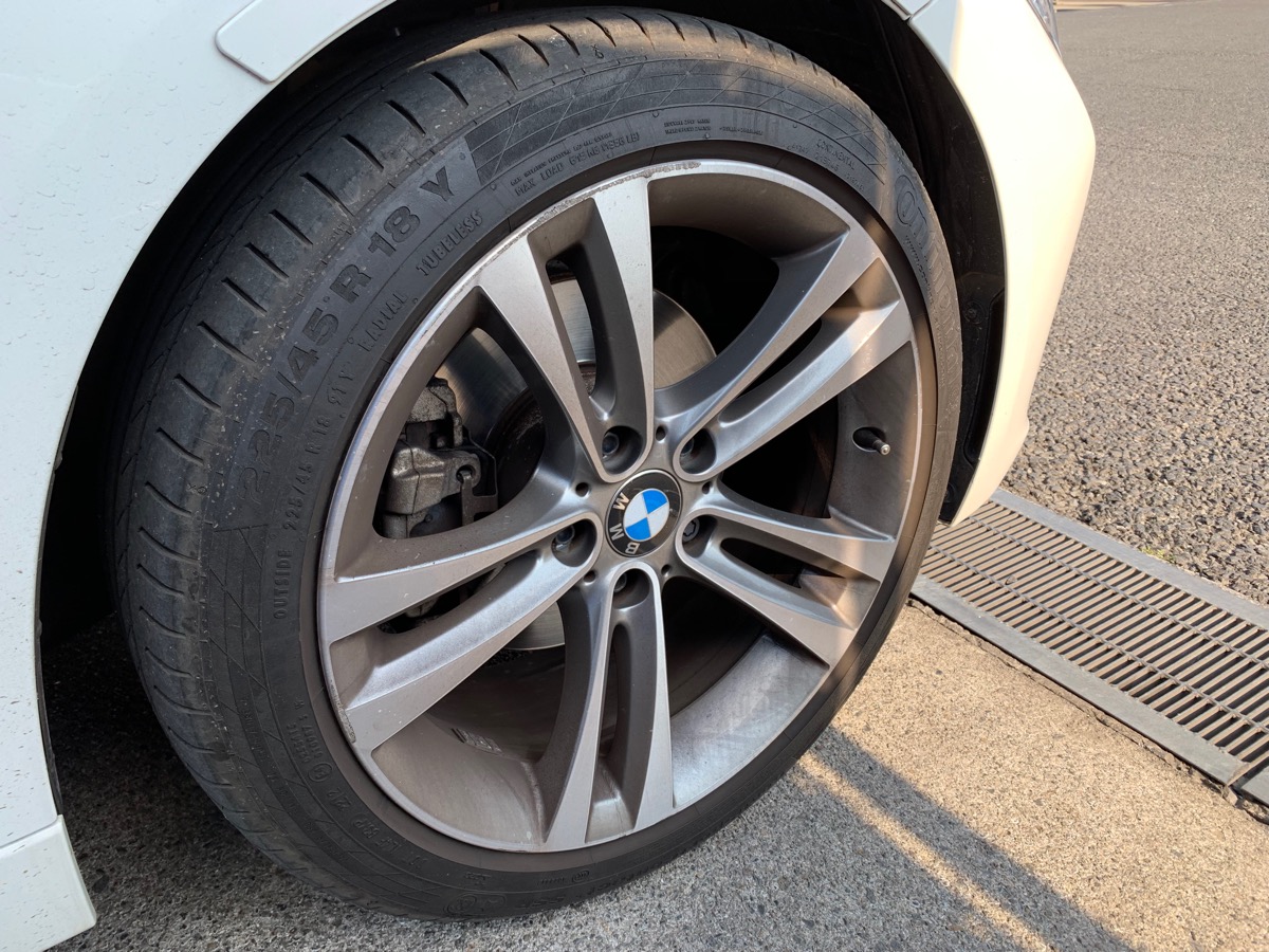 BMW 3シリーズタイヤ・ホイール 235/40 ZR18 18インチ