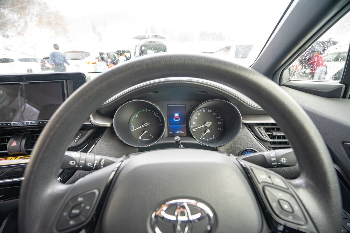 トヨタ C Hr シーエイチアール をレンタカーで借りて丸一日試乗した評価 スペック 内装 まとめ Sugi Mag スギマグ