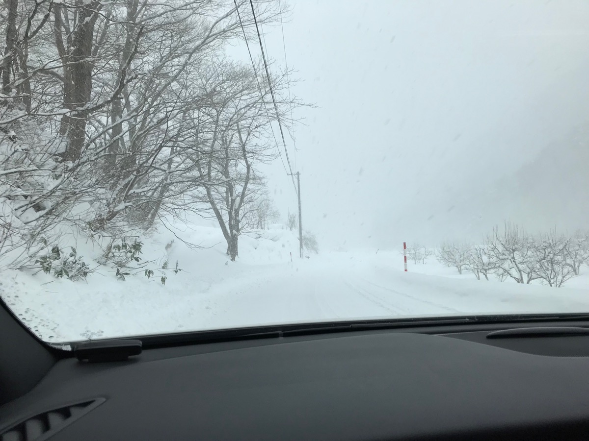 保存版 雪道の運転テクニック まとめ 冬道が怖い初心者ドライバー向け Sugi Mag スギマグ