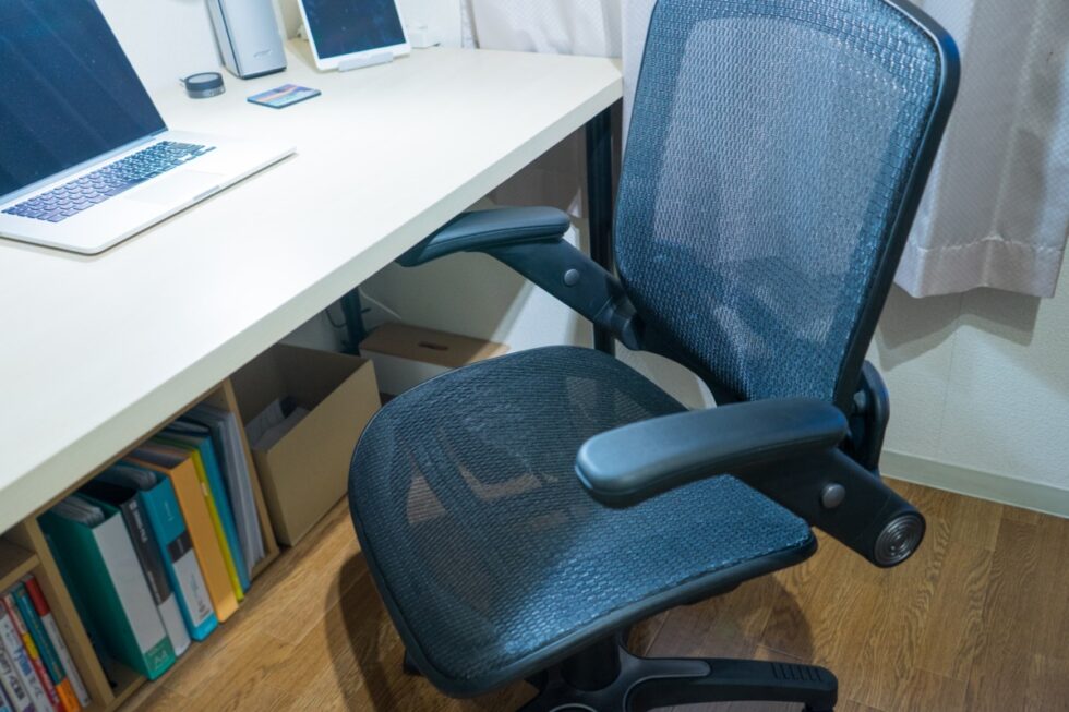 【長期レビュー】コストコのBayside Furnishings メッシュオフィスチェアーを買って2年間使ってみた！｜SUGI MAG (スギマグ)